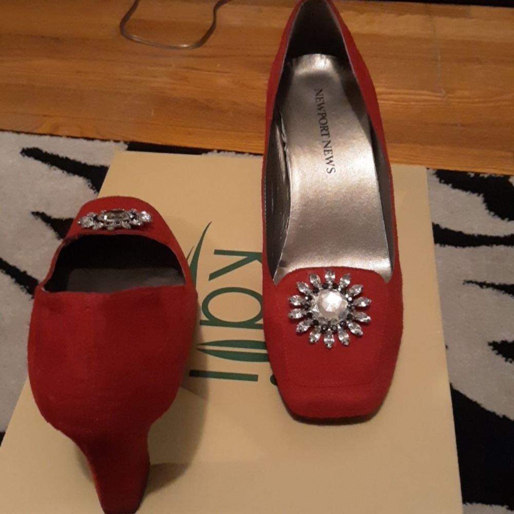 Shoe - Picture 2 of 2